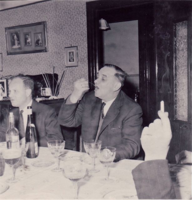 Nonkel Louis kon met een lepeltje tegen zijn gehemelte het geluid van de dodo nadoen. Geloofden wij dan maar...